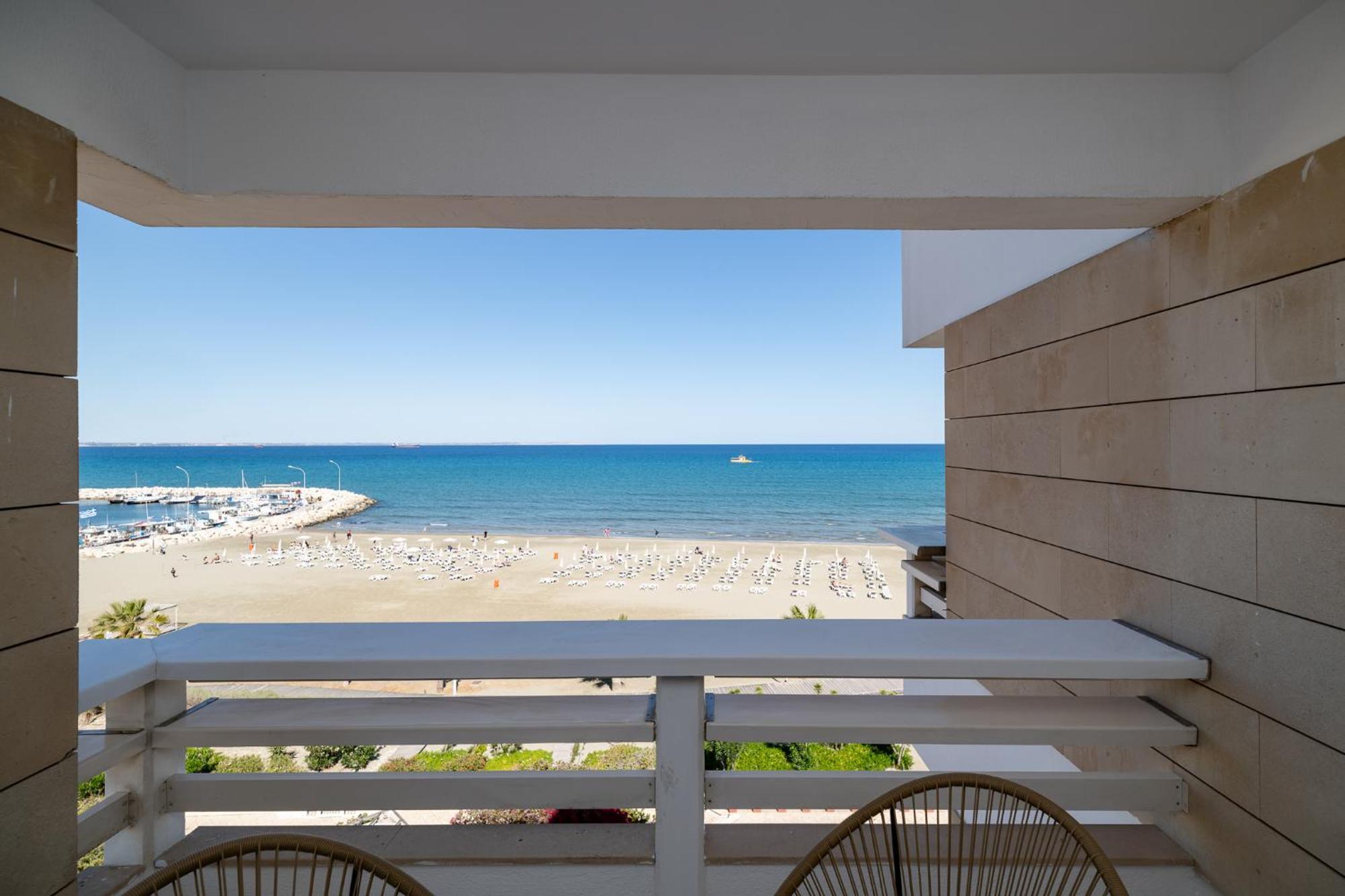 Lazuli Beachfront Apartment 144 Larnaca Exterior foto